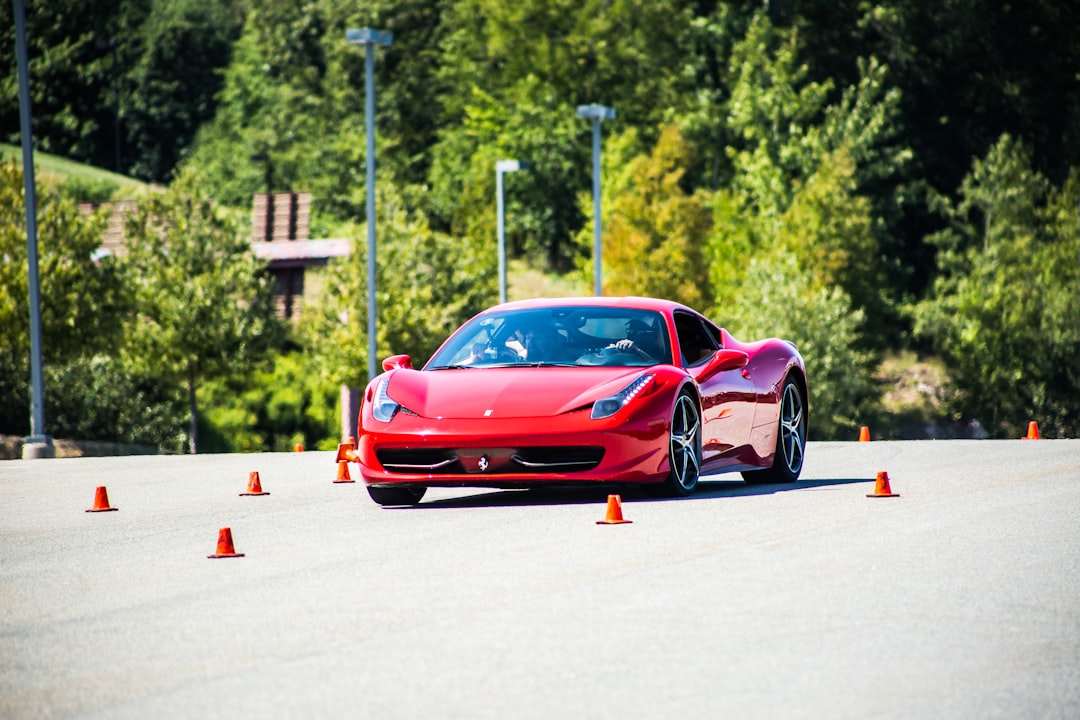 découvrez la légende automobile qu'est la ferrari 250 gto, une icône du sport automobile des années 60 alliant performance exceptionnelle et design intemporel. explorez son histoire, ses caractéristiques techniques et son statut de collector inégalé.