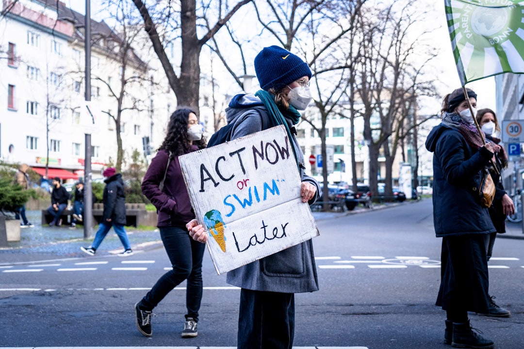 découvrez comment la pénalité écologique incite les entreprises à adopter des pratiques durables et à réduire leur impact environnemental. explorez les enjeux liés à cette démarche et son rôle dans la préservation de notre planète.