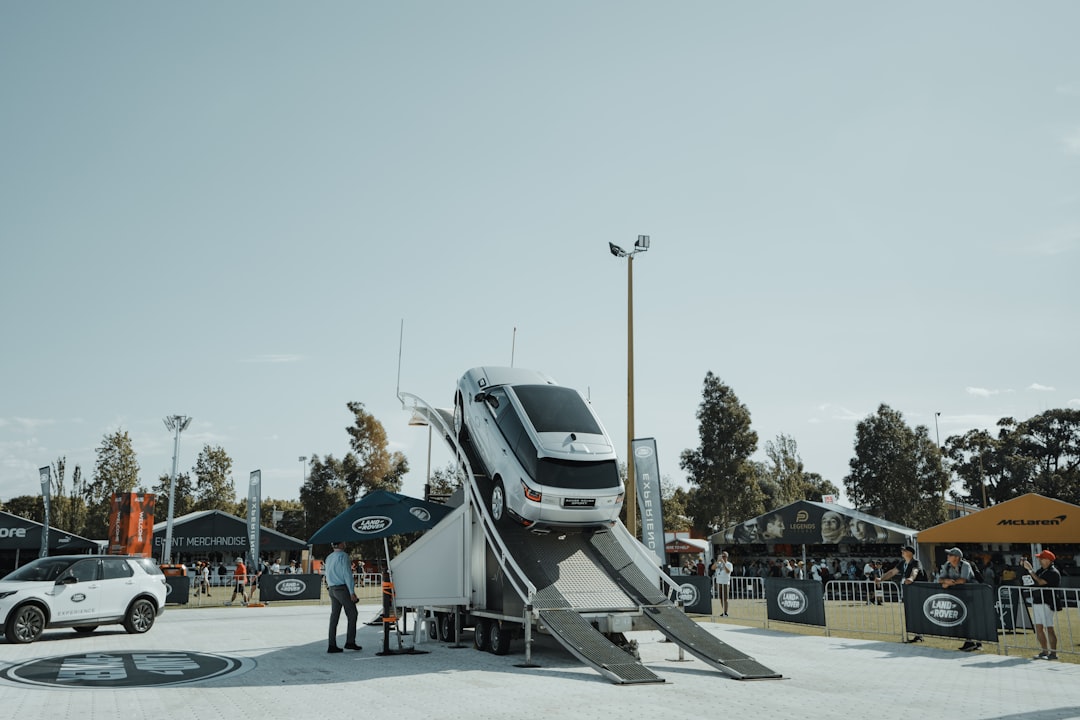 découvrez les problèmes courants du land rover discovery 4 : pannes, défauts de fabrication, et conseils d'entretien pour éviter les désagréments. informez-vous sur les solutions pour préserver votre véhicule et garantir sa performance.