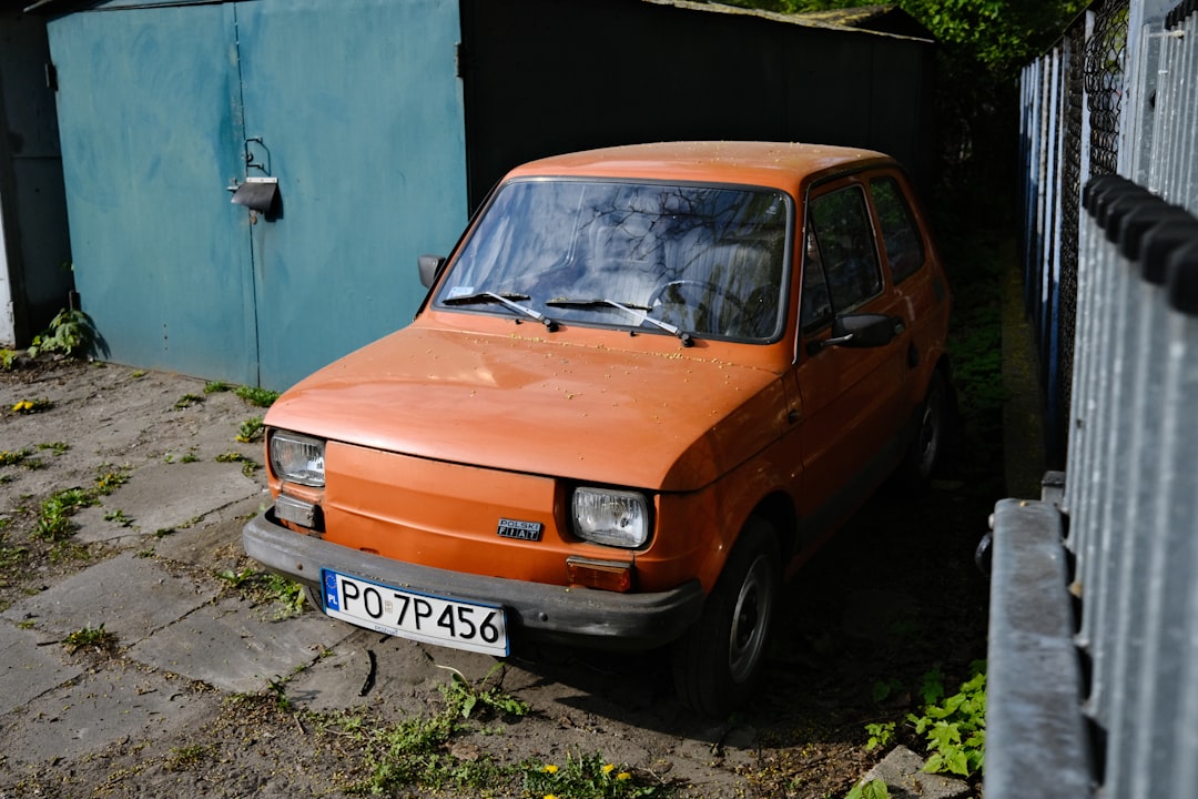 découvrez la fiat topolino, la petite voiture emblématique qui allie charme rétro et modernité. un modèle compact et économique, parfait pour circuler en ville avec style et confort.